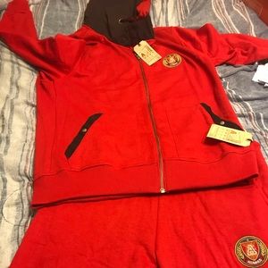 Alumnus jogging suit brand new with tags.